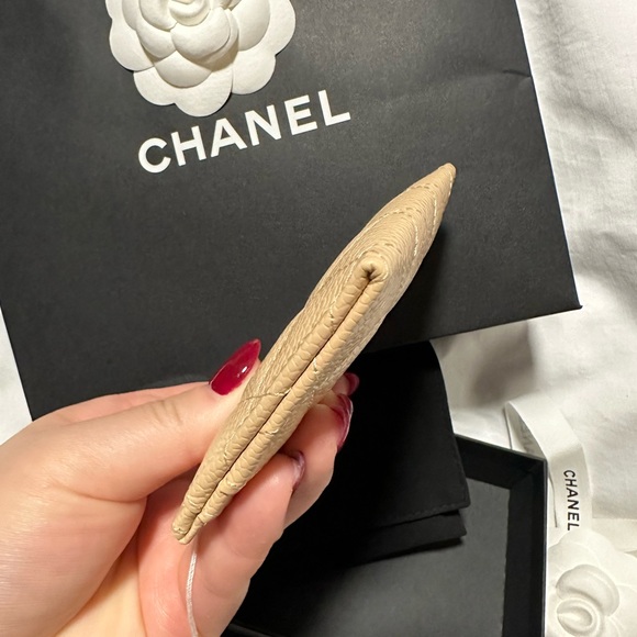 BNIB Chanel Beige Caviar Flat Card Holder with GHW - Picture 10 of 12